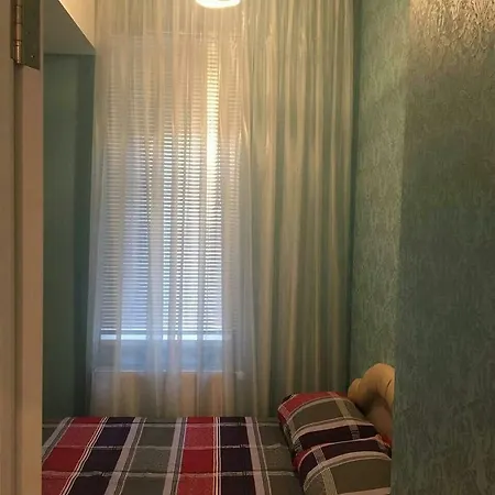 On Uspenska Lejlighed